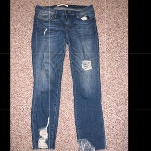 Hidden Jeans distressed size 29